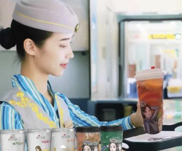 高铁奶茶回应争议：将根据旅客的意见不断提高品质