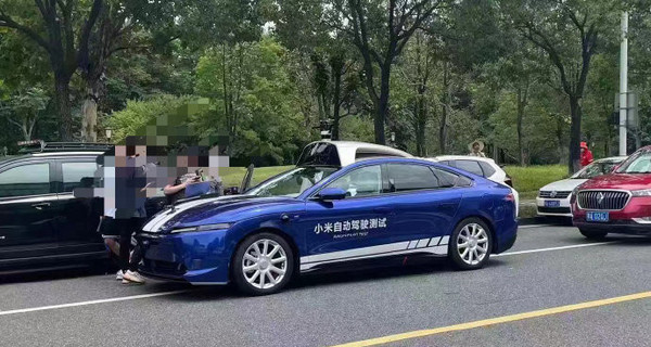 小米自动驾驶测试车首次曝光（图源微博）