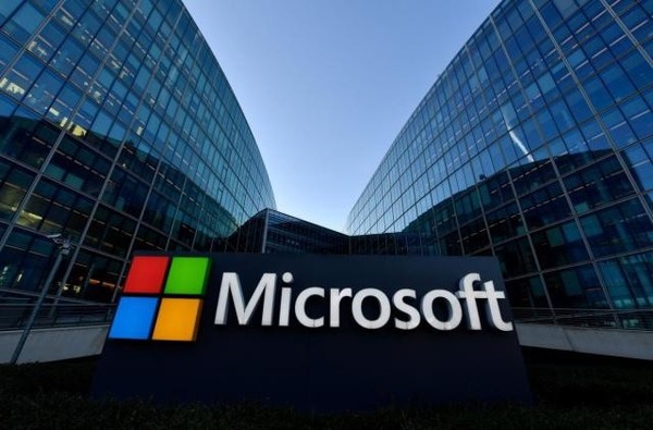 微软宣布无限期推迟美国员工重返办公室 十万多名员工受影响